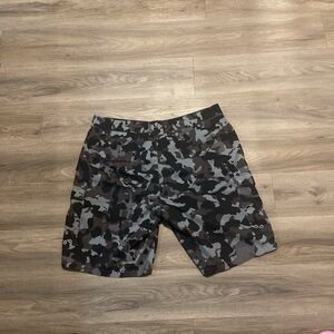 Under Armour Men's Gray Camouflage Cargo Shorts